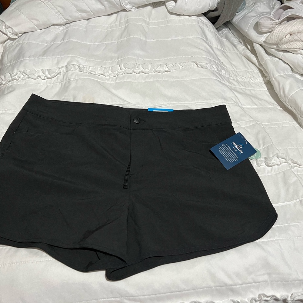Magellan Pro Angler Fishing Shorts. Black XL.